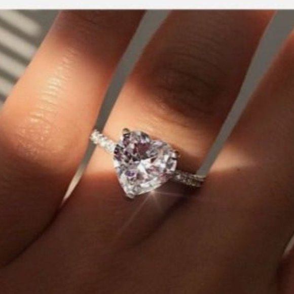 ♡New sterling silver white sapphire ring - Picture 4 of 8